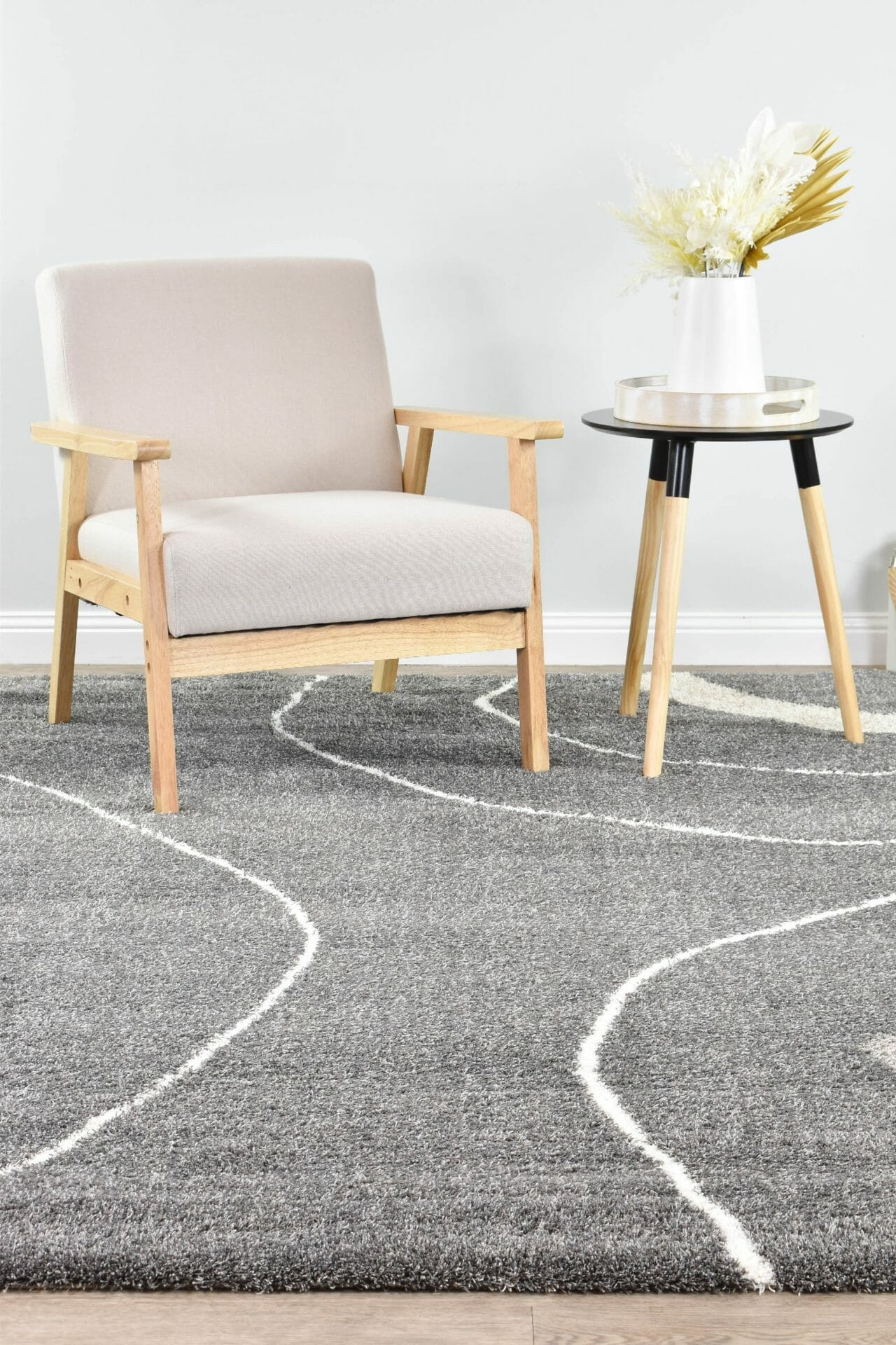 Lila Sumptuous Shaggy Pile Graphical Design 690 In Ripple Grey Rug