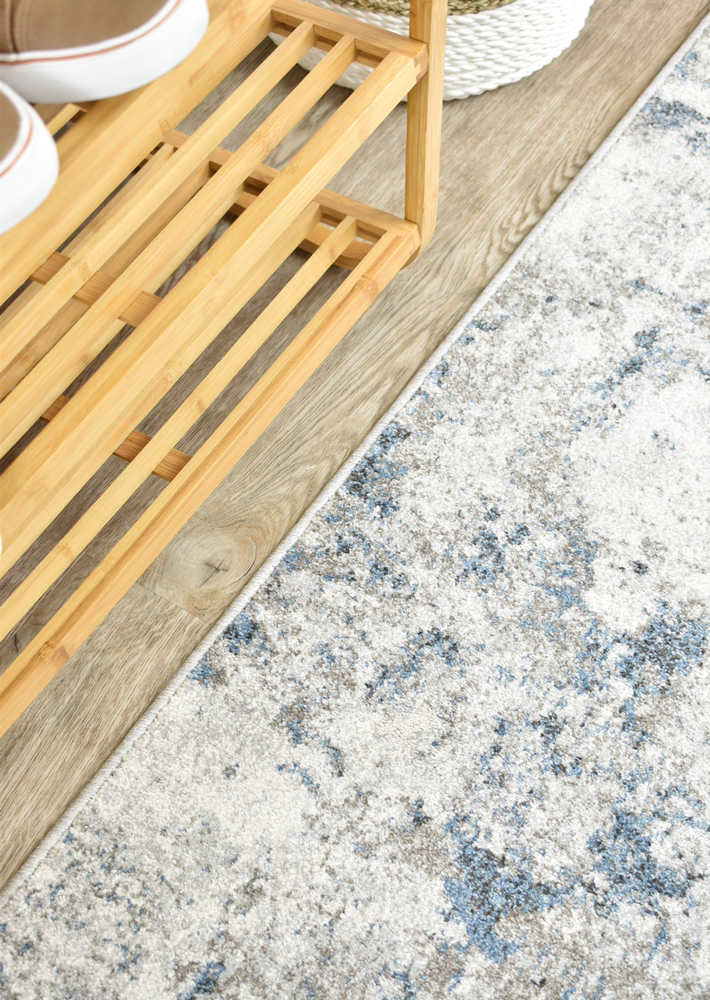 Chester 25 In Blue : Runner Rug