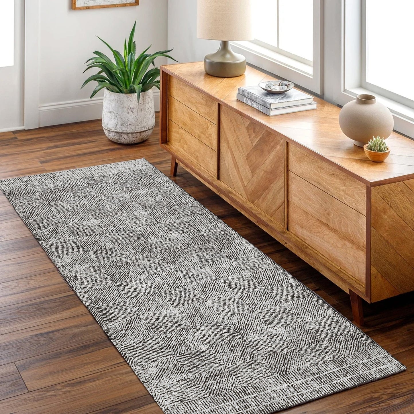 Modern washable rug with subtle geometric grey pattern