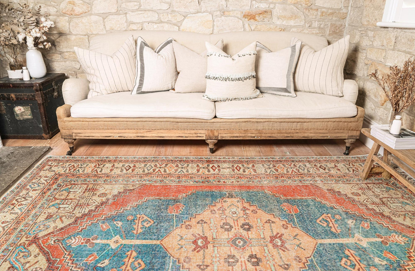 Distressed Louvre Rustic In Multicolour Rug