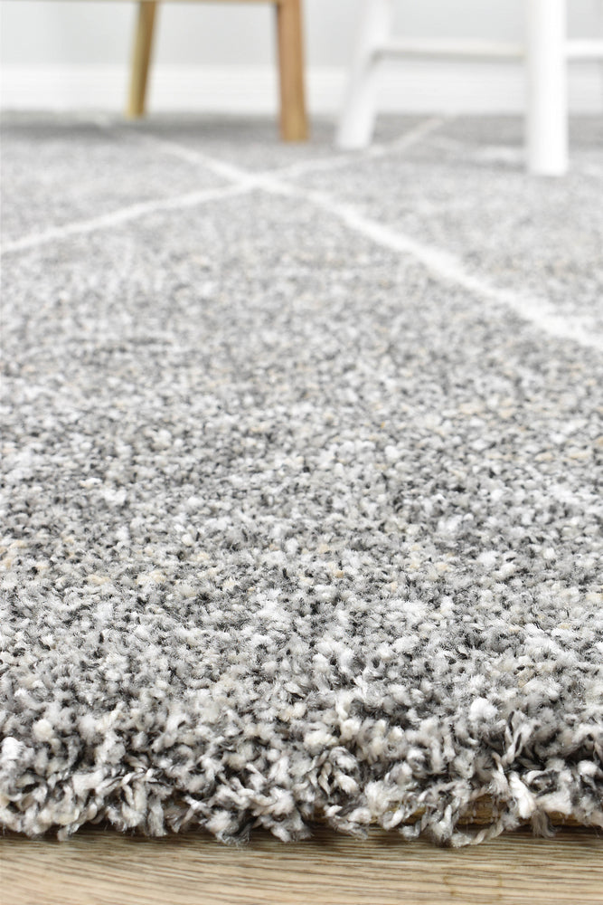 Alpha Shaggy Bedrock In Grey Rug