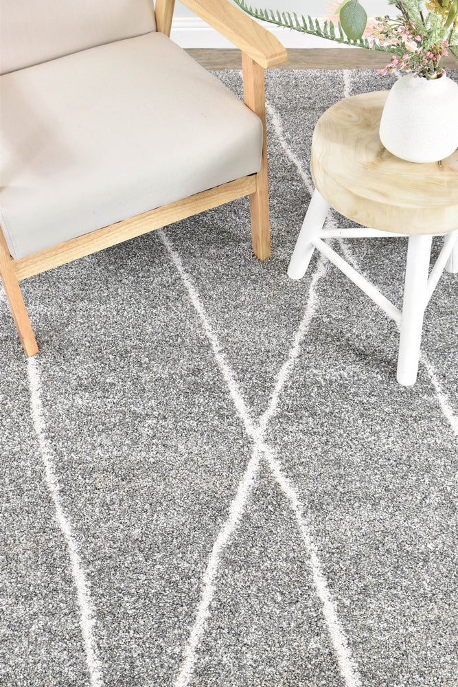 Alpha Shaggy Bedrock In Grey Rug