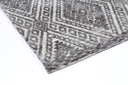 Ambarsar Majitha Blend In Charcoal & Beige Rug