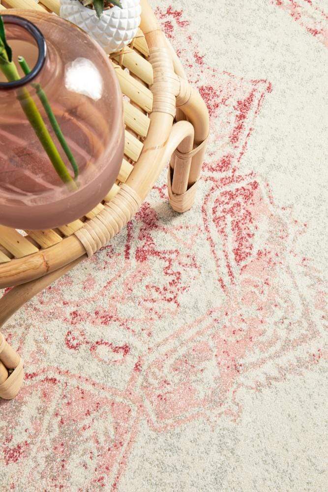 Avenue in Rose : Round Rug