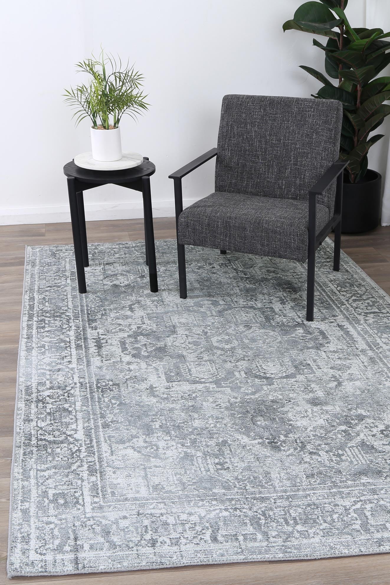 Euphrates Arbela Charcoal In Black Rug