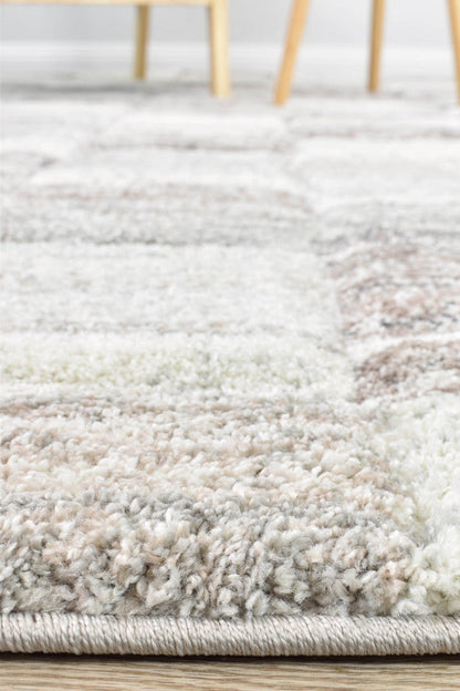 Castin Rhodes 72 In Grey Rug