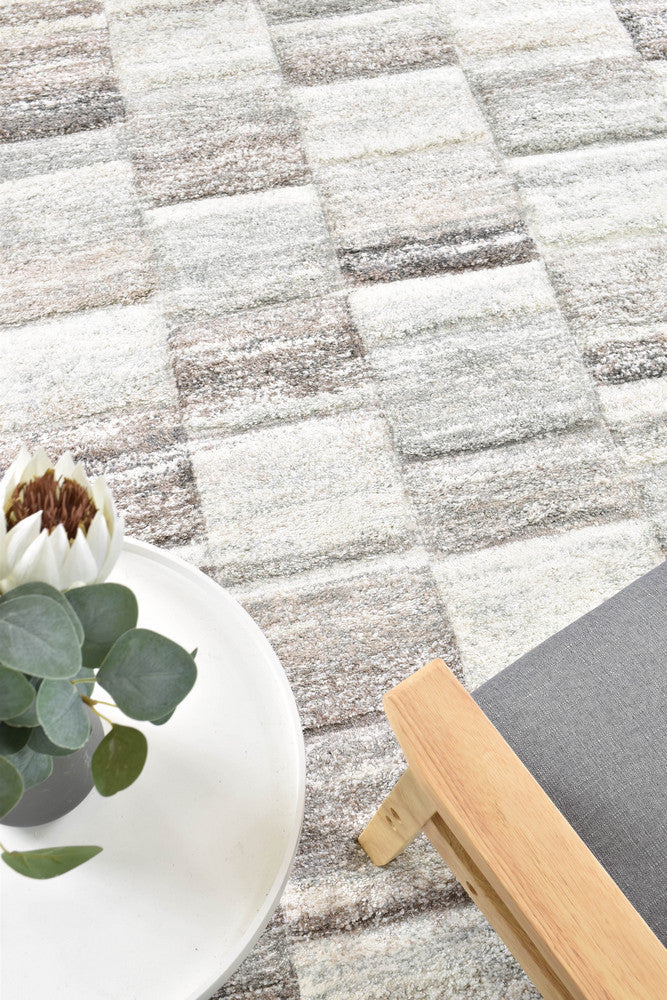 Castin Rhodes 72 In Grey Rug
