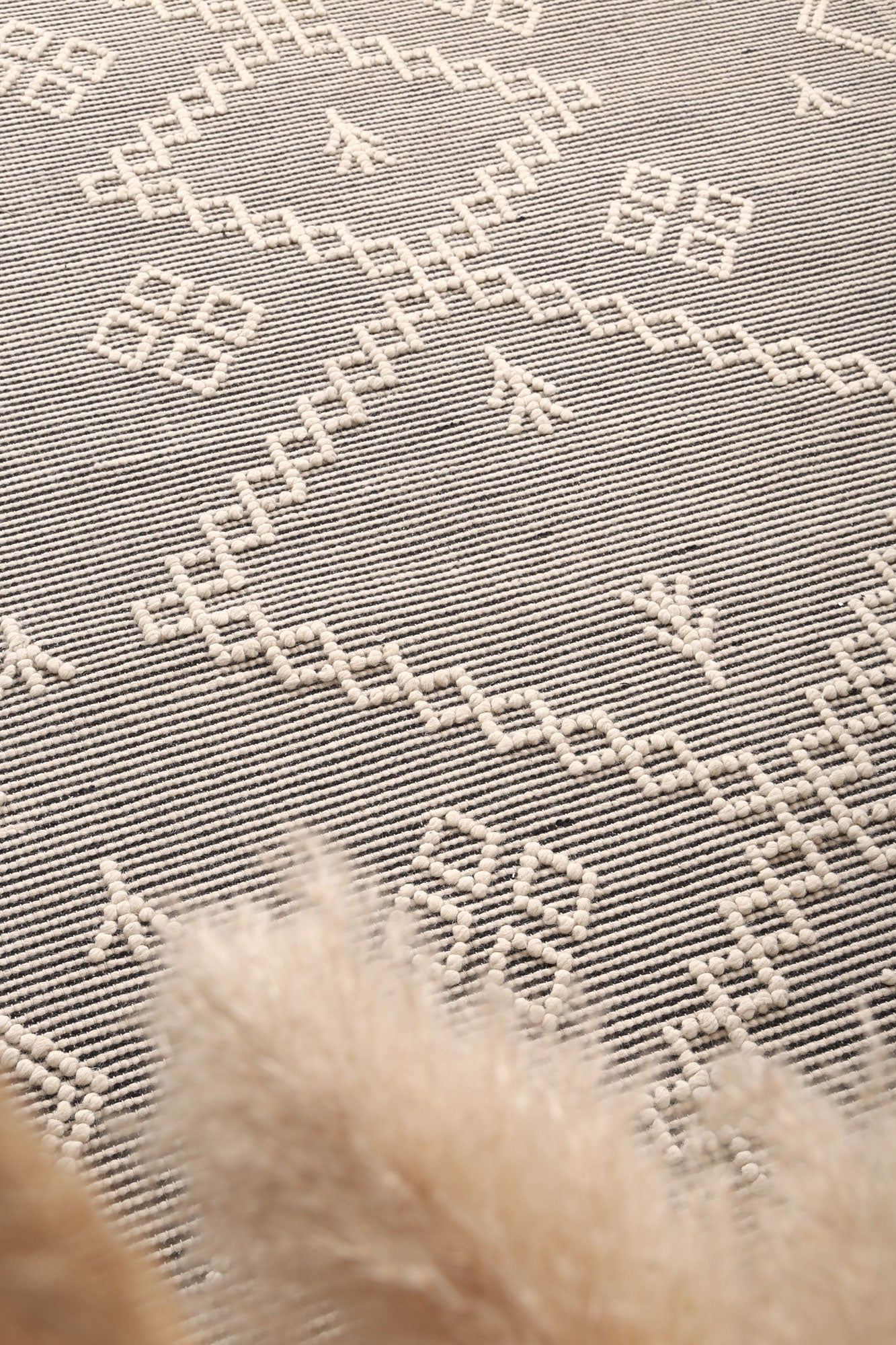 Goa Aztec Wool Blend In Cream Rug