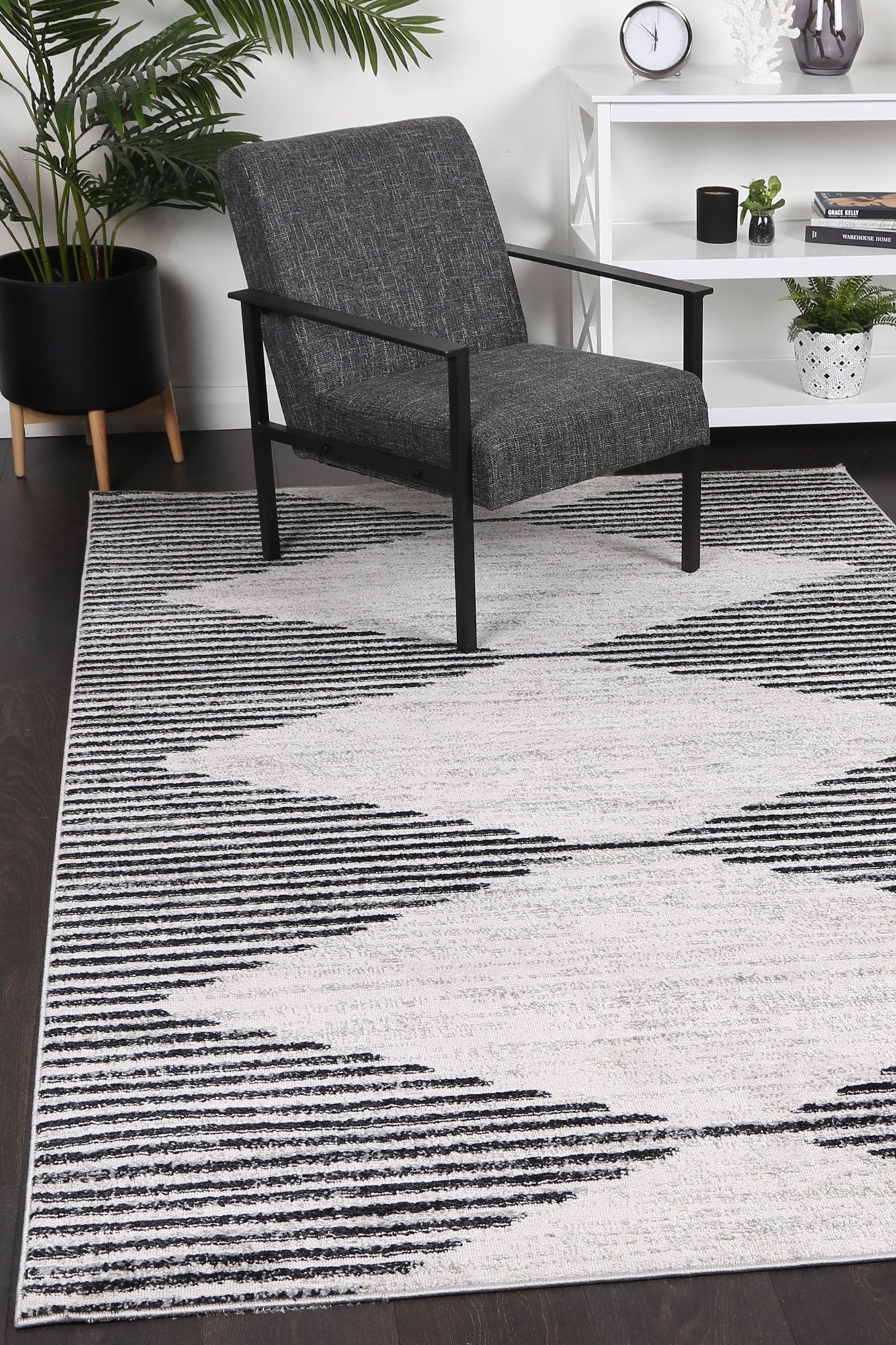 Christina Diamond Contemporary In Charcoal Rug