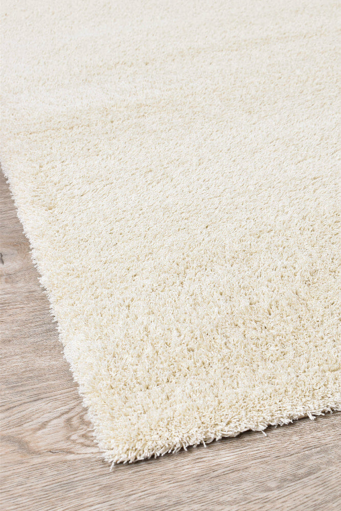 Lila Monochromatic Genteel Elegance Shaggy Pile 050 In Cream Rug