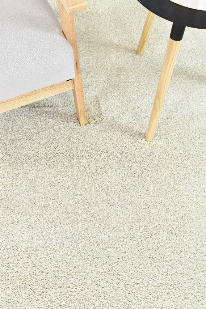 Lila Monochromatic Genteel Elegance Shaggy Pile 050 In Cream Rug