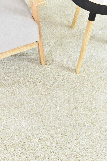 Lila Monochromatic Genteel Elegance Shaggy Pile 050 In Cream Rug