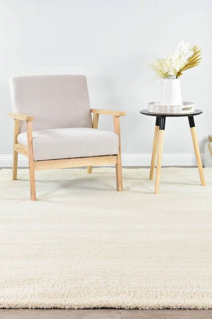 Lila Monochromatic Genteel Elegance Shaggy Pile 050 In Cream Rug