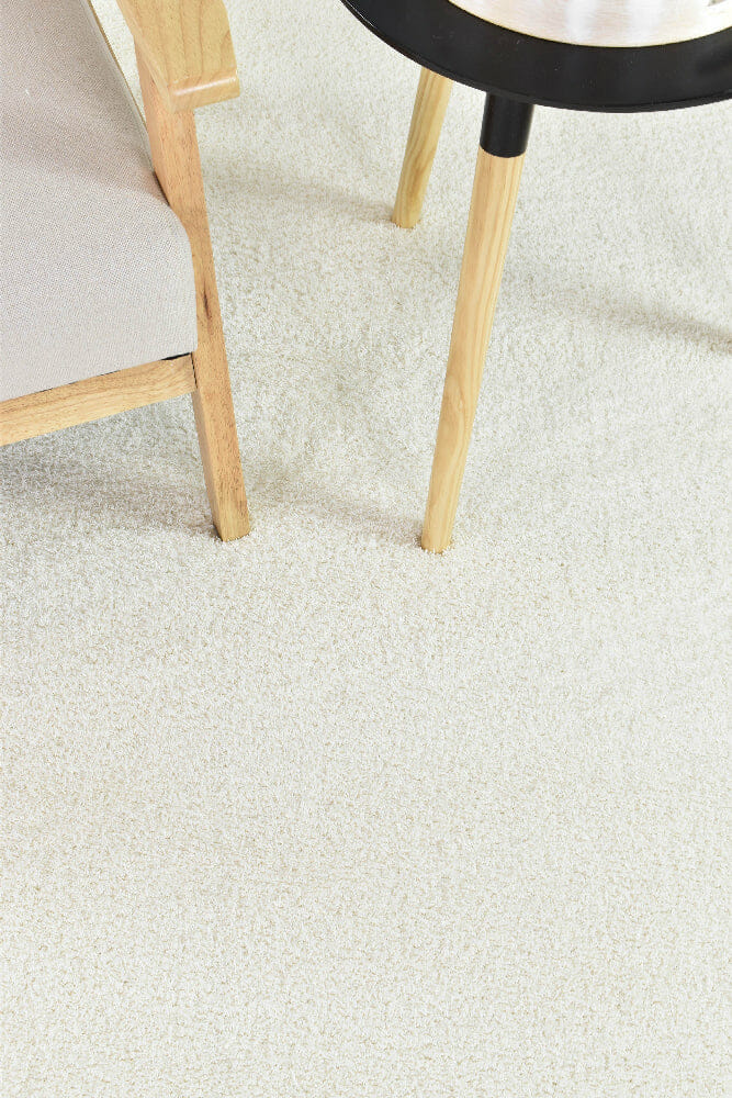 Lila Monochromatic Genteel Elegance Shaggy Pile 060 In Snow White Rug