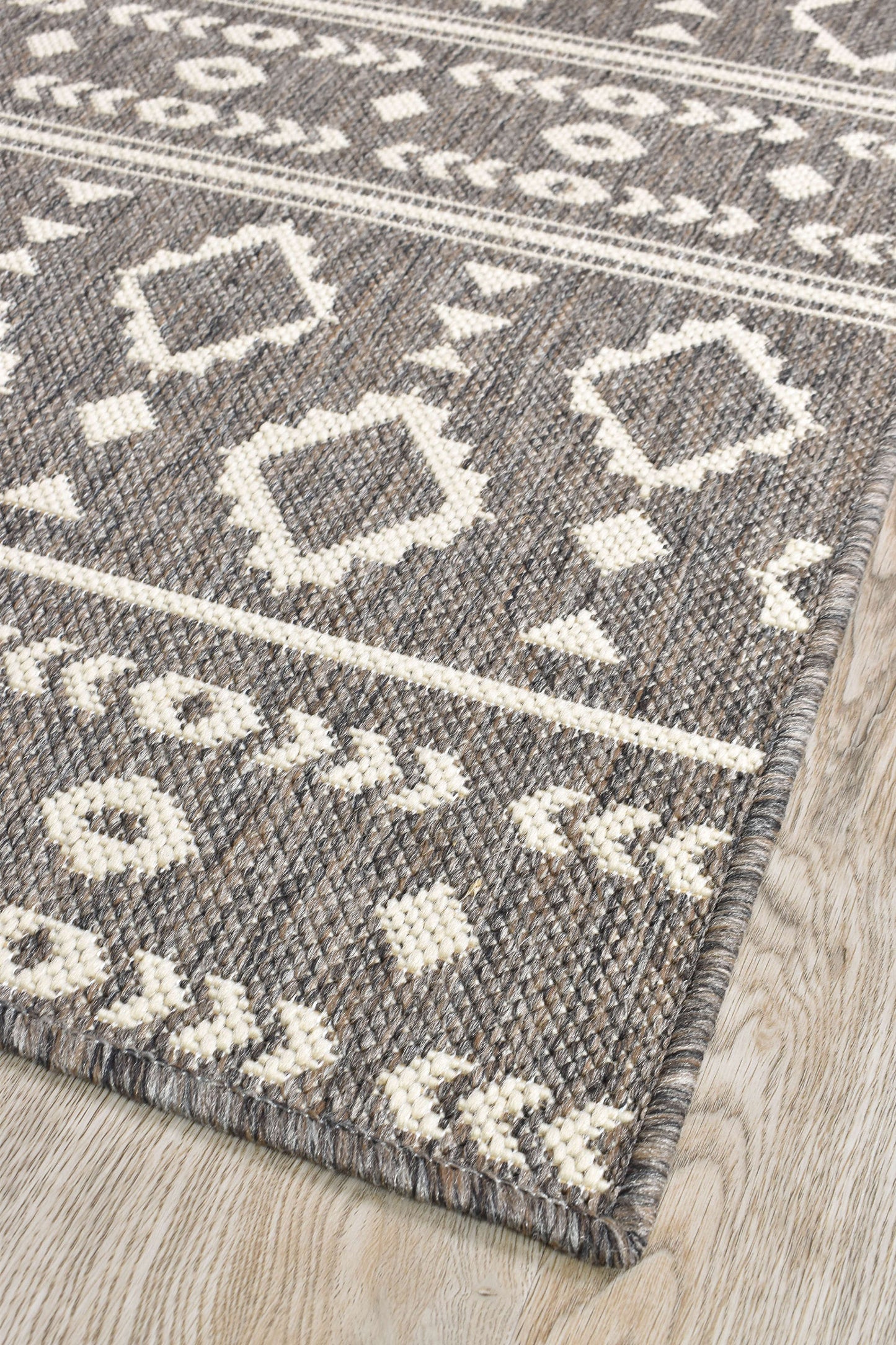 Alaska 333 in Brown : Runner Rug