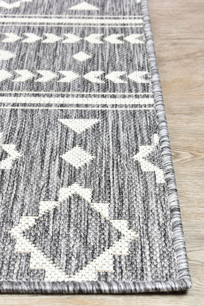 Alaska 333 in Grey & Cream : Runner Rug