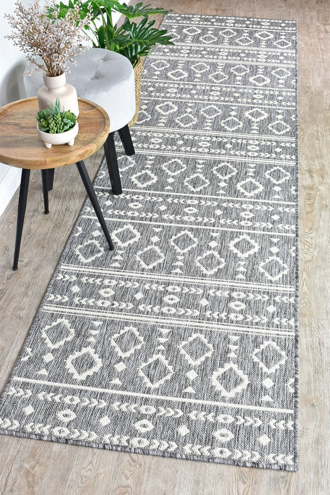 Alaska 333 in Grey & Cream : Runner Rug