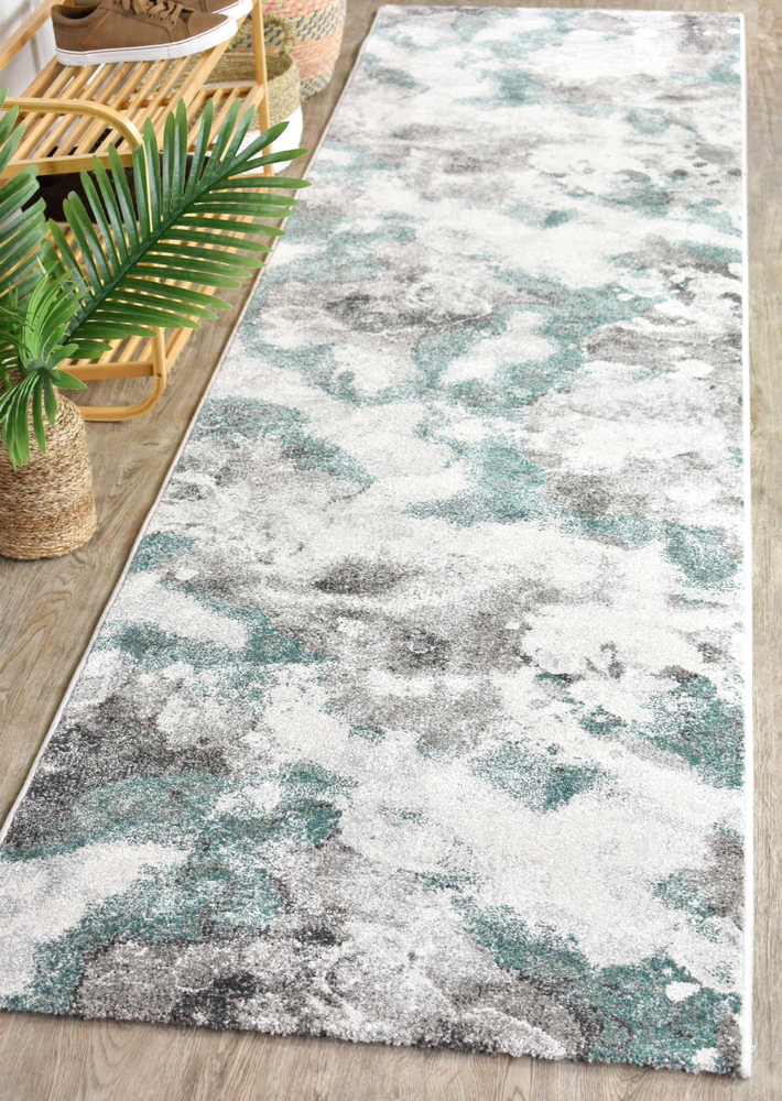 Chester 35 In Green : Runner Rug