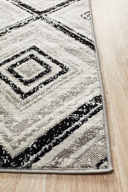 Metro Diamond in Black Rug