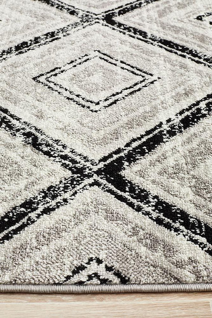 Metro Diamond in Black Rug