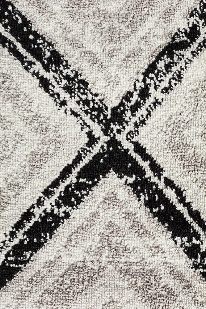 Metro Diamond in Black Rug