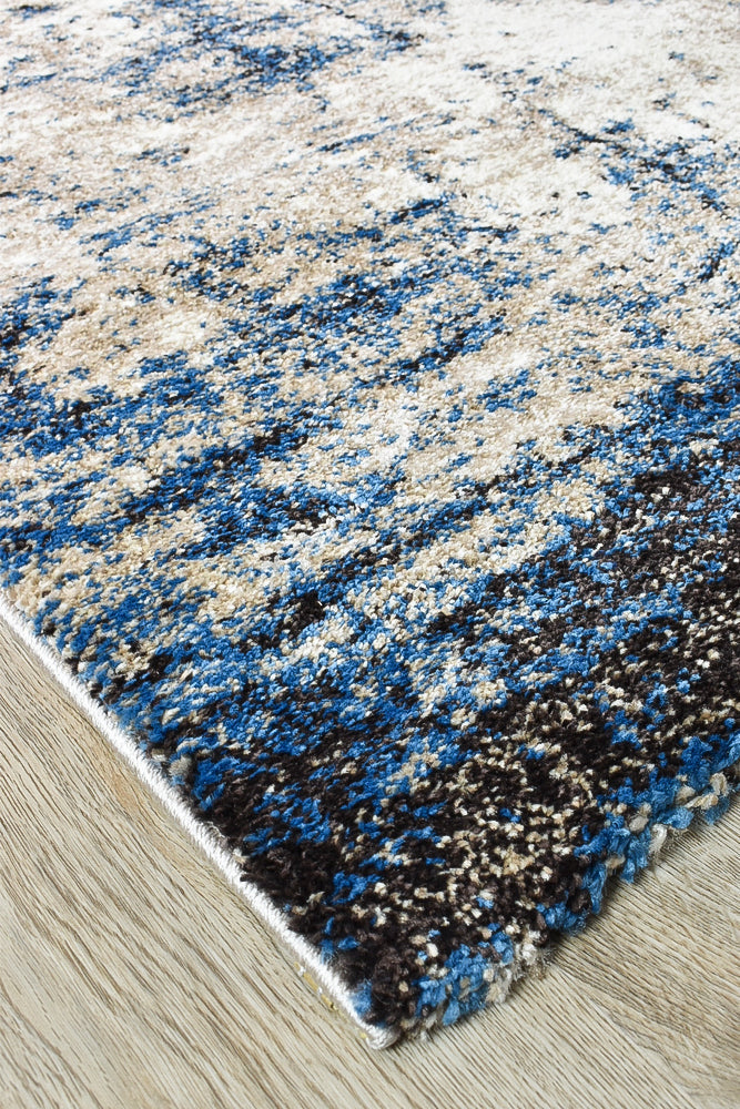 Dahlia 651 In White & Blue : Runner Rug