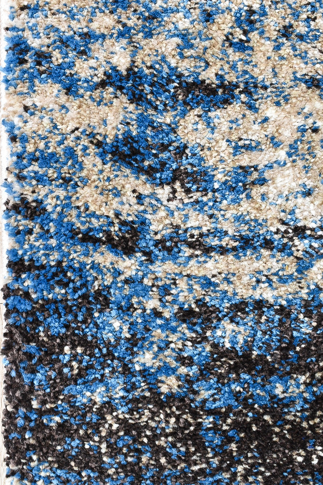 Dahlia 651 In White & Blue : Runner Rug