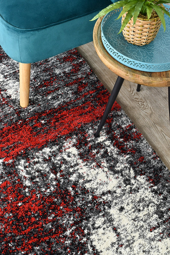 Dahlia 651 In White & Red Rug