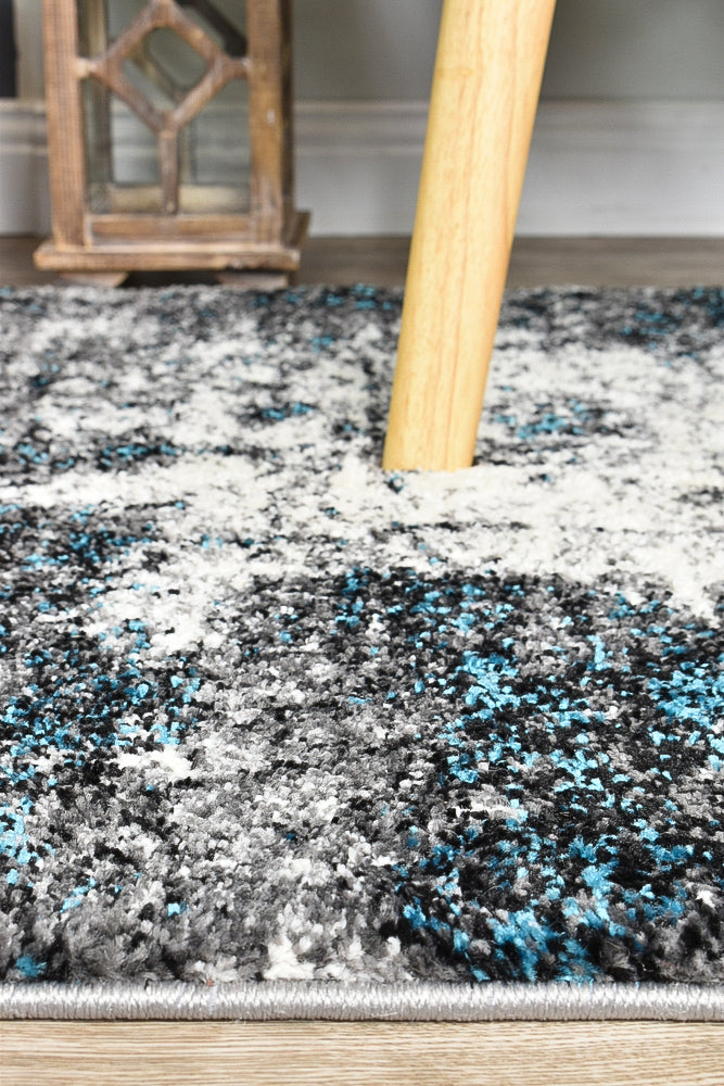 Dahlia 651 In White & Turquoise : Runner Rug