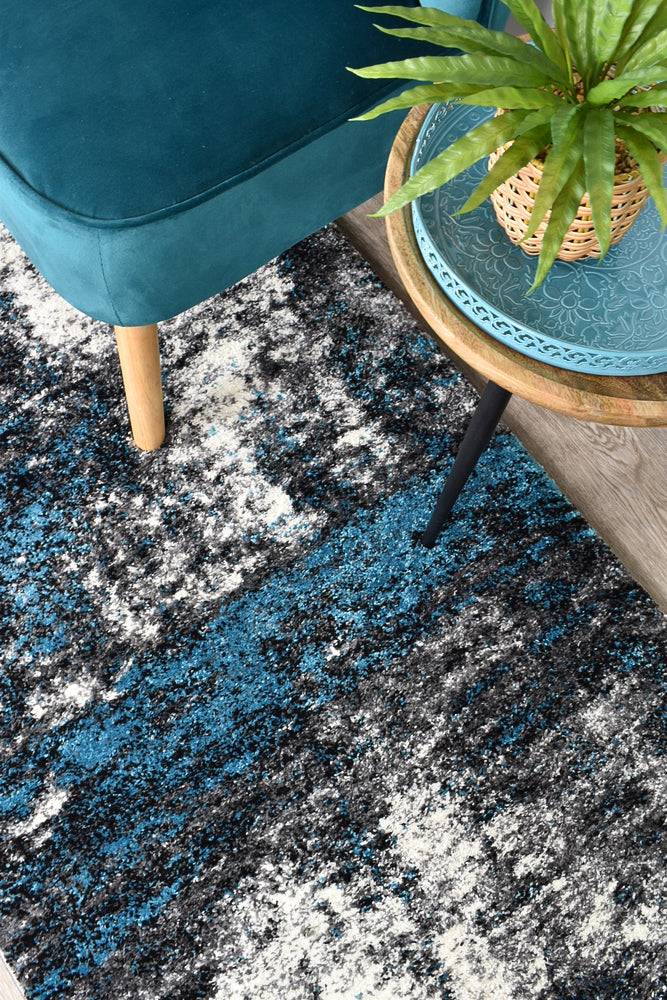 Dahlia 651 In White & Turquoise : Runner Rug