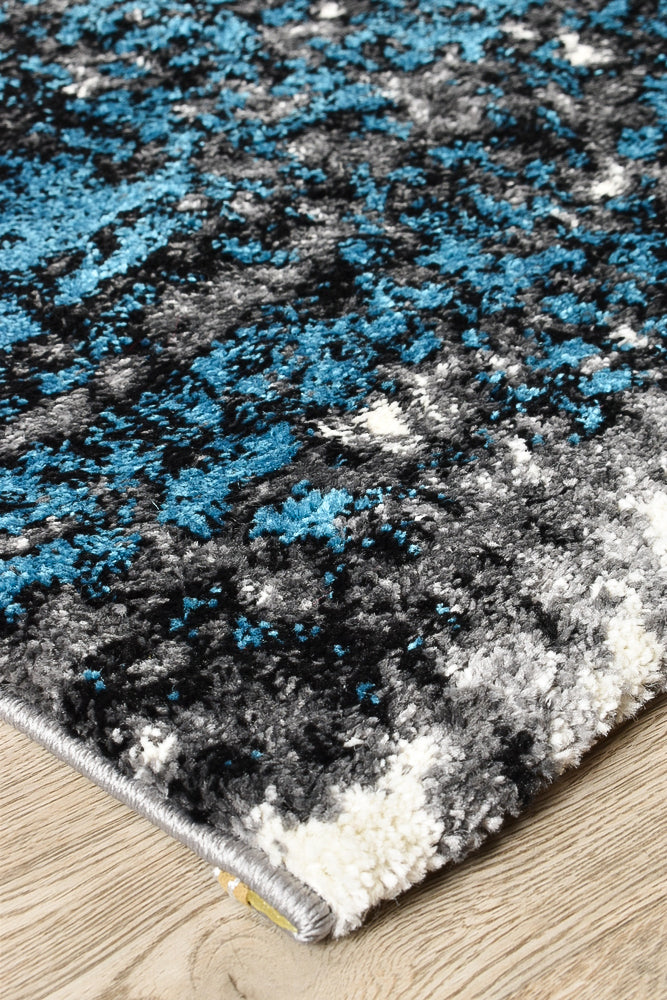 Dahlia 651 In White & Turquoise Rug